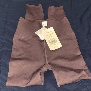 MEDIUM Fabletics Sculpting Knit Leggings